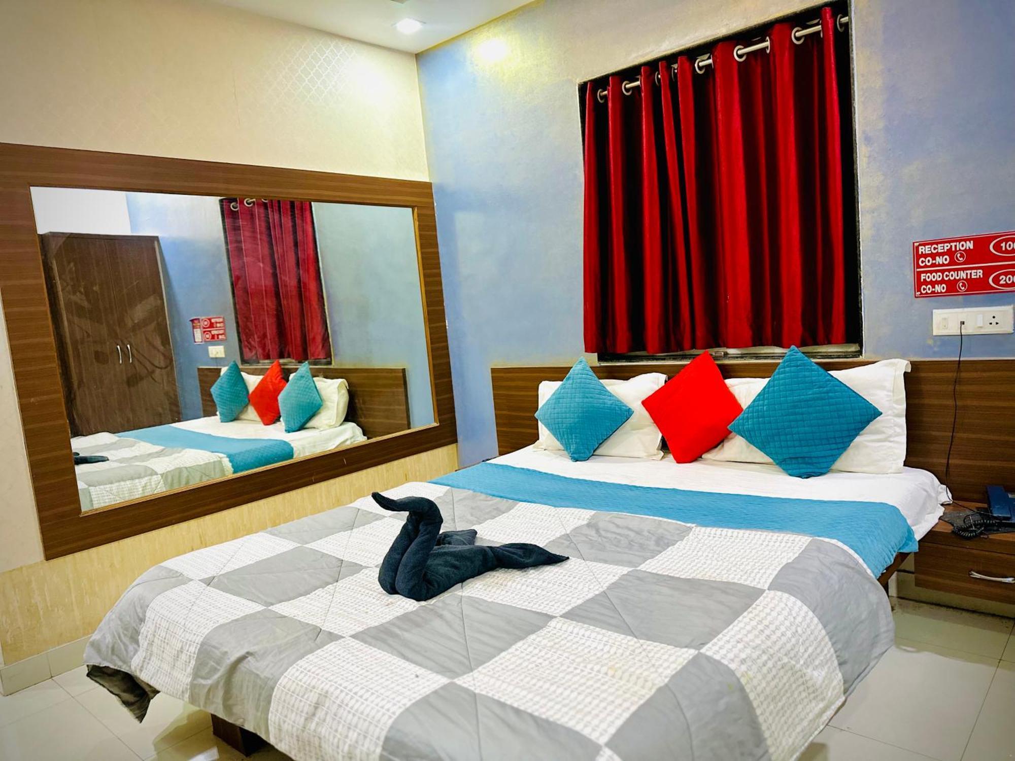 Hotel Sawai Executive Jadhavwadi Exterior photo
