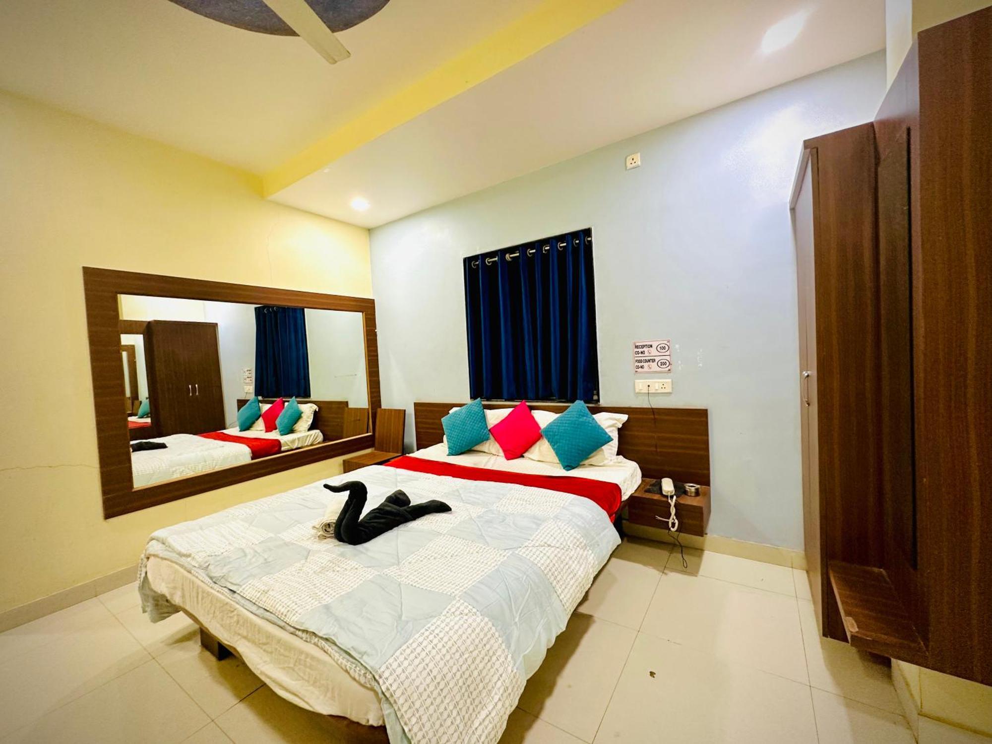 Hotel Sawai Executive Jadhavwadi Exterior photo