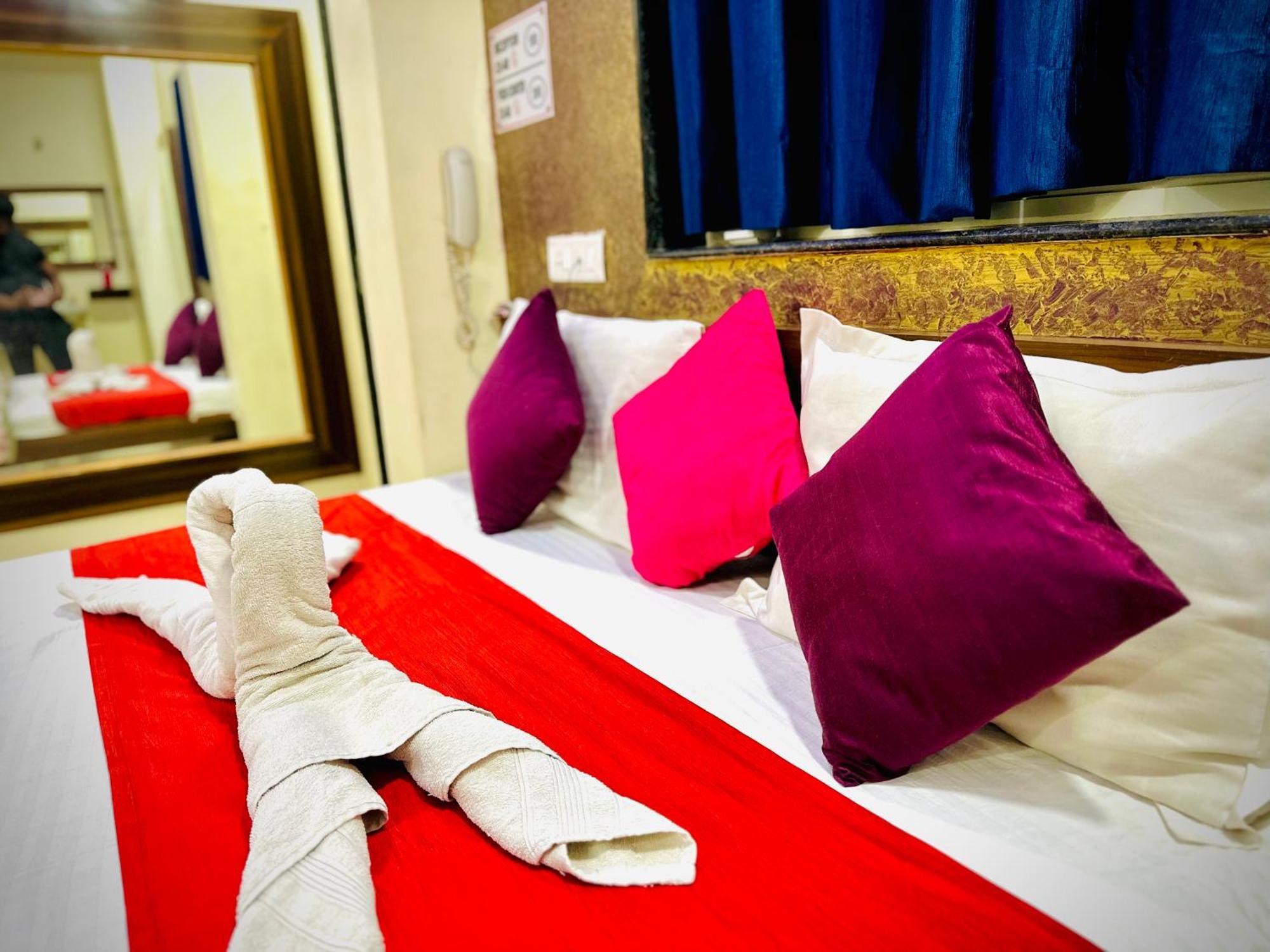 Hotel Sawai Executive Jadhavwadi Exterior photo