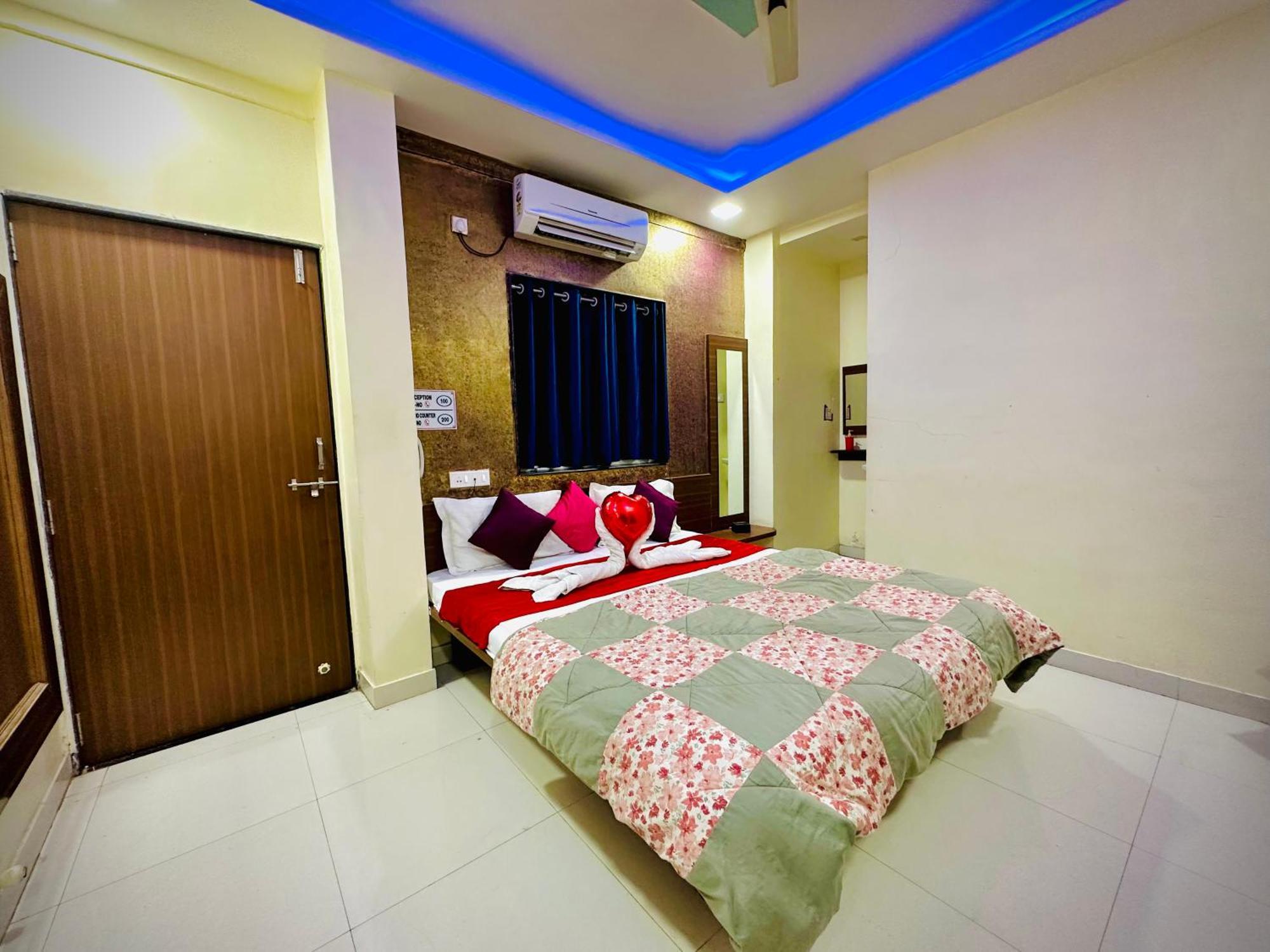 Hotel Sawai Executive Jadhavwadi Exterior photo