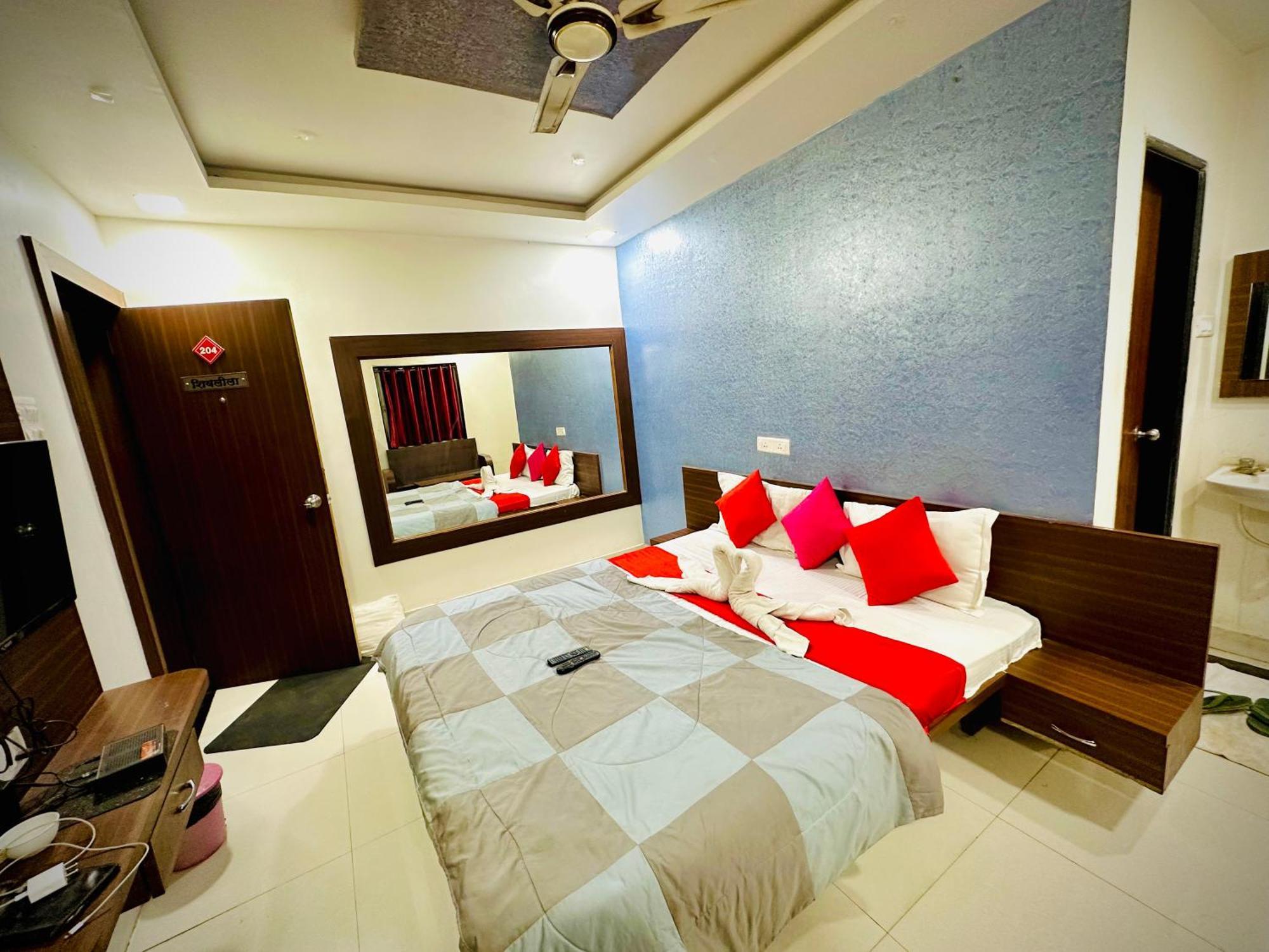 Hotel Sawai Executive Jadhavwadi Exterior photo