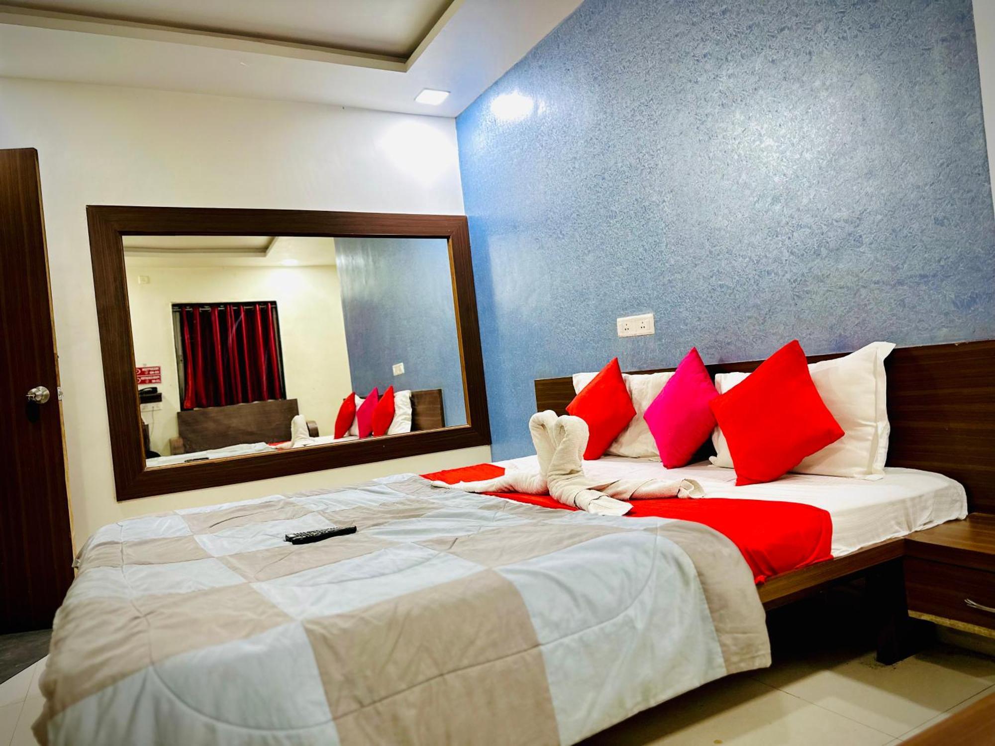 Hotel Sawai Executive Jadhavwadi Exterior photo