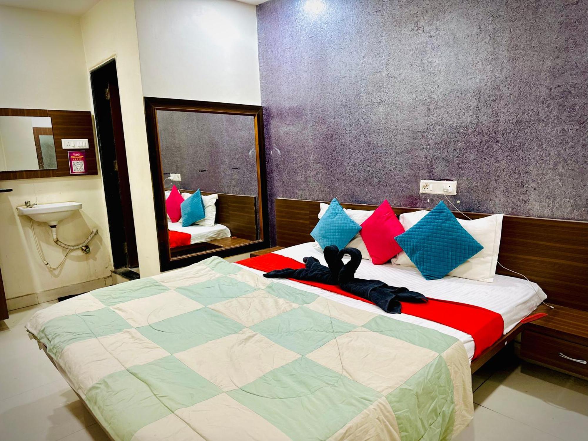 Hotel Sawai Executive Jadhavwadi Exterior photo