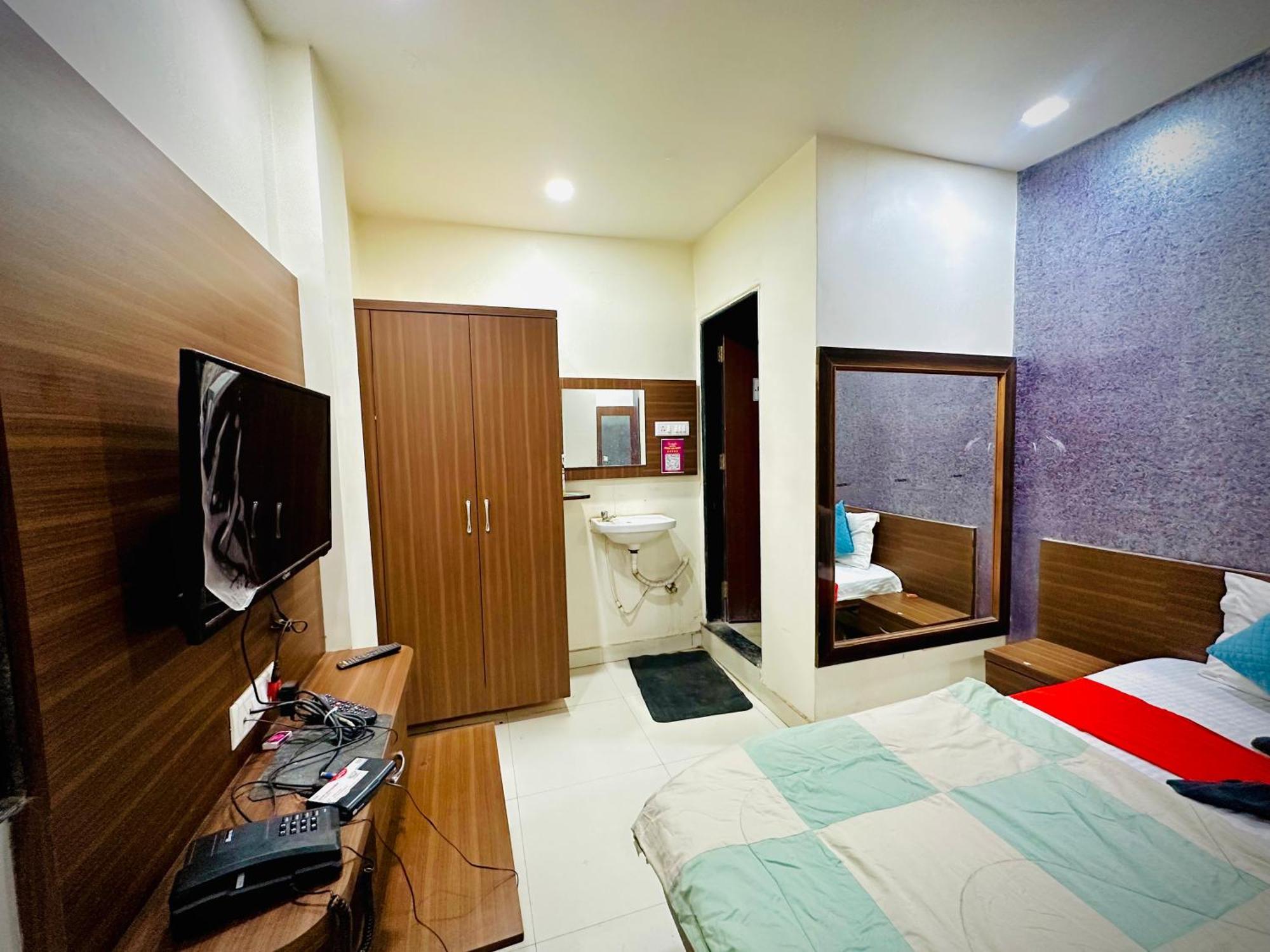 Hotel Sawai Executive Jadhavwadi Exterior photo